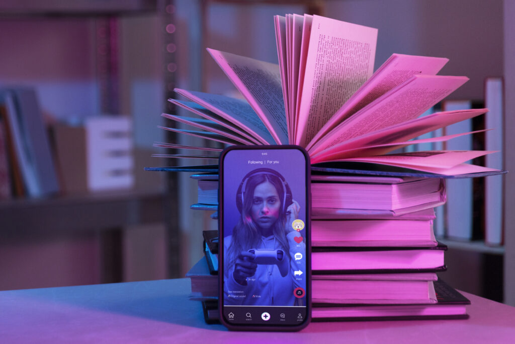 still-life-books-versus-technology